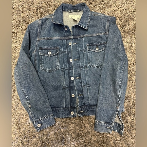H&M Other - H&M loggDenim Jacket with Button Closure <<<204>>>